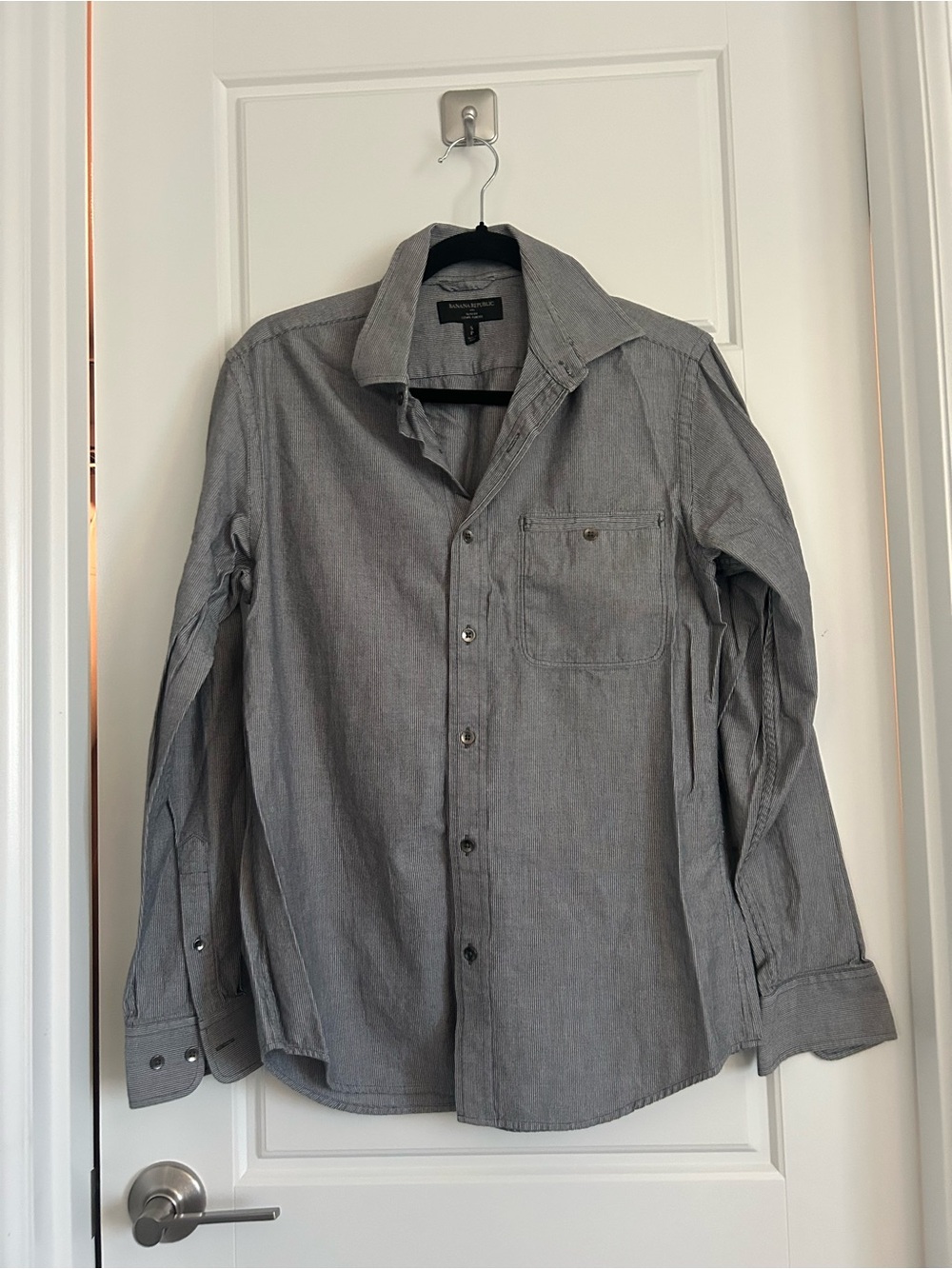 Banana Republic Men’s Gray Casual Long-Sleeve Button-Down Shirt